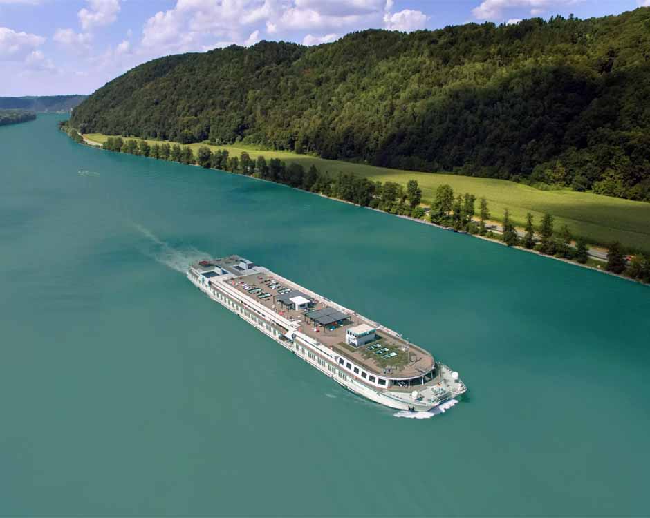 RIVERSIDE CRUISES: RIVERSIDE MOZART