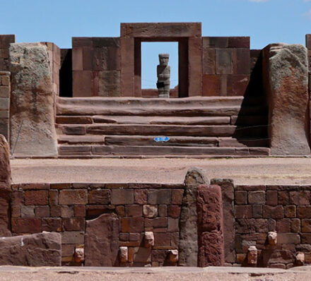 Uyuni (Uyuni) – Tiwanaku – La Paz (Altitude Range 3700-4000m)