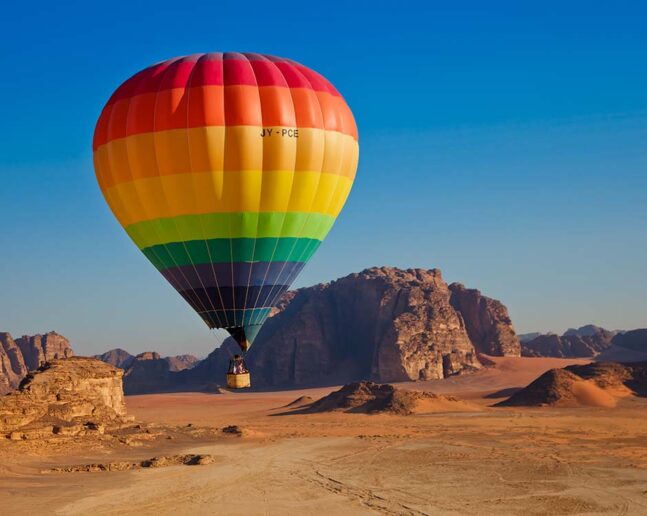 Hot air balloon flight in Wadi Rum