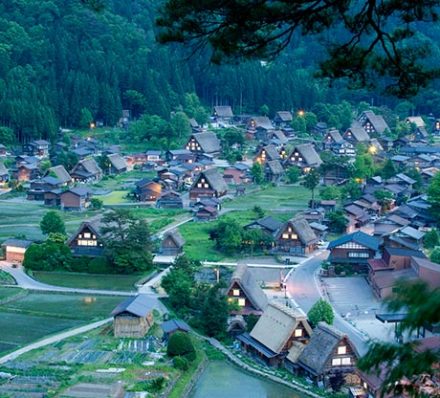 Takayama / Shirakawa-Go / Kanazawar or Kaga 