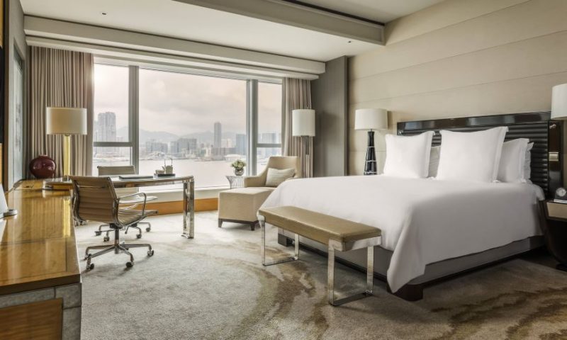Four Seasons Hong Kong Deluxe Harbour View 