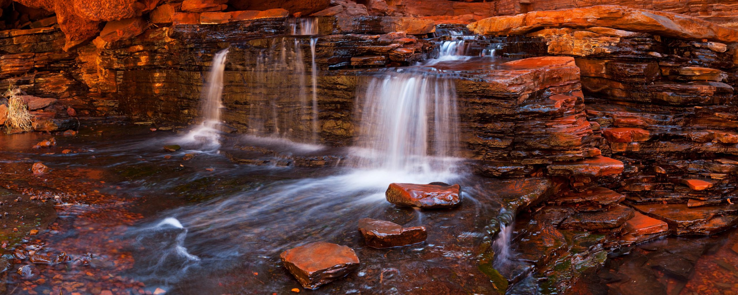 Small waterfall in the Hancock Gorge, Karijini NP