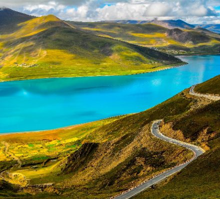 Yamdrok Yumtso Lake