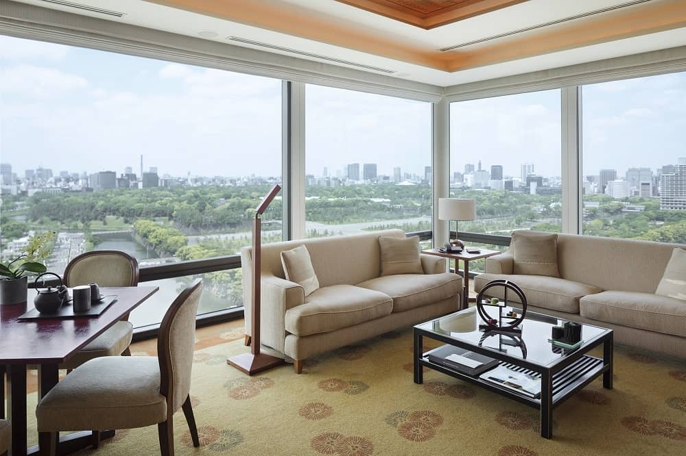 Peninsula Tokyo - Deluxe Suite Living Room Area Day