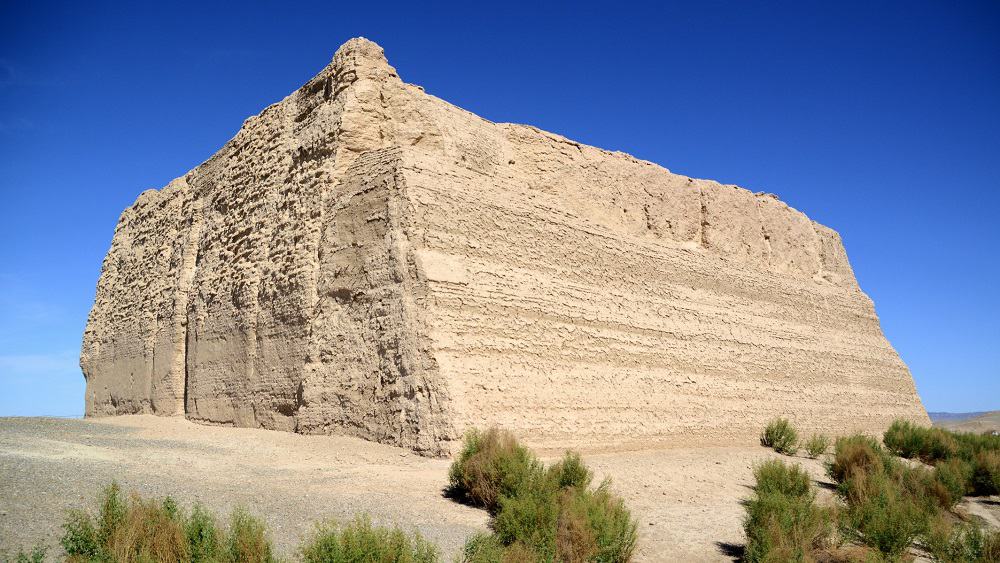 Fangpan Castle Ruins at Yumen Pass