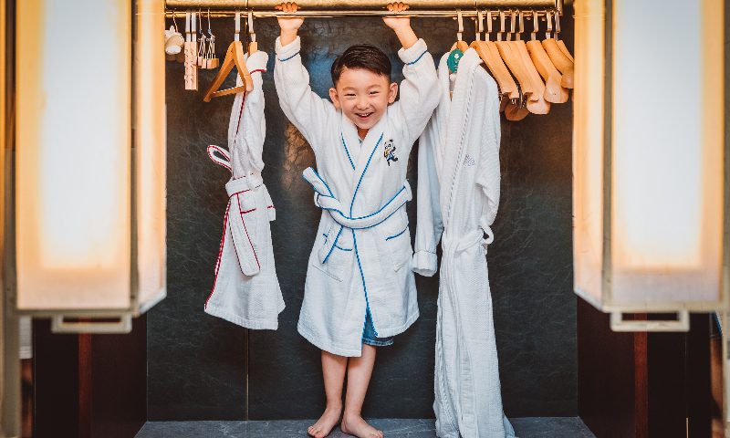 MO Beijing kids-friendly bathrobe