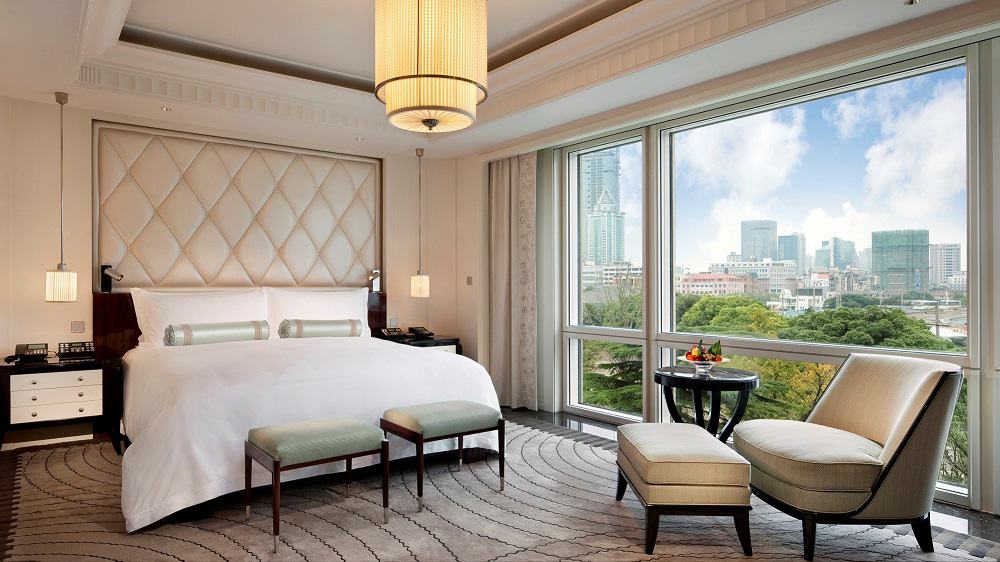 Peninsula Shanghai - Grand Deluxe Suite Bedroom