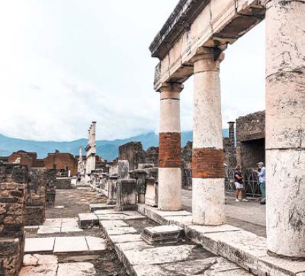 18 MARCH (MON) NAPLES / POMPEII / NAPLES