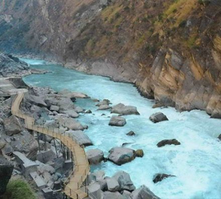 LIJIANG / TIGER LEAPING GORGE / BENZILAN