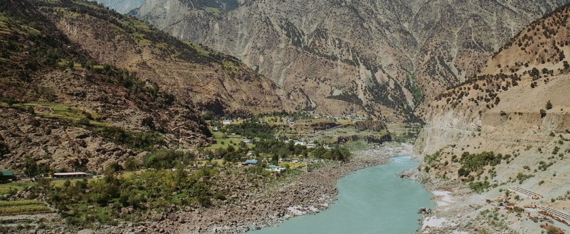 River Valleys of Tibet: Landscapes Travellers Encounter Along the Himalayan Plateau